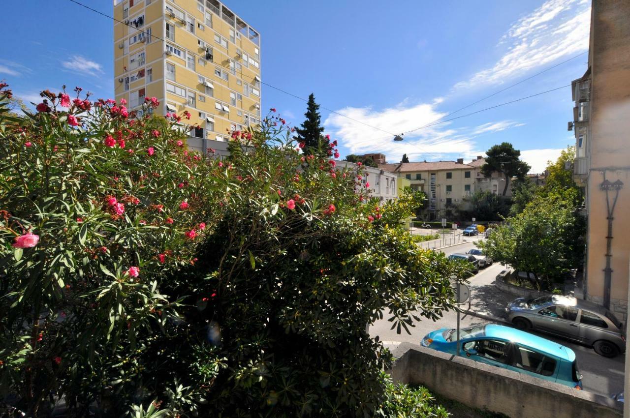 Sunny Center Apartment Split Eksteriør bilde